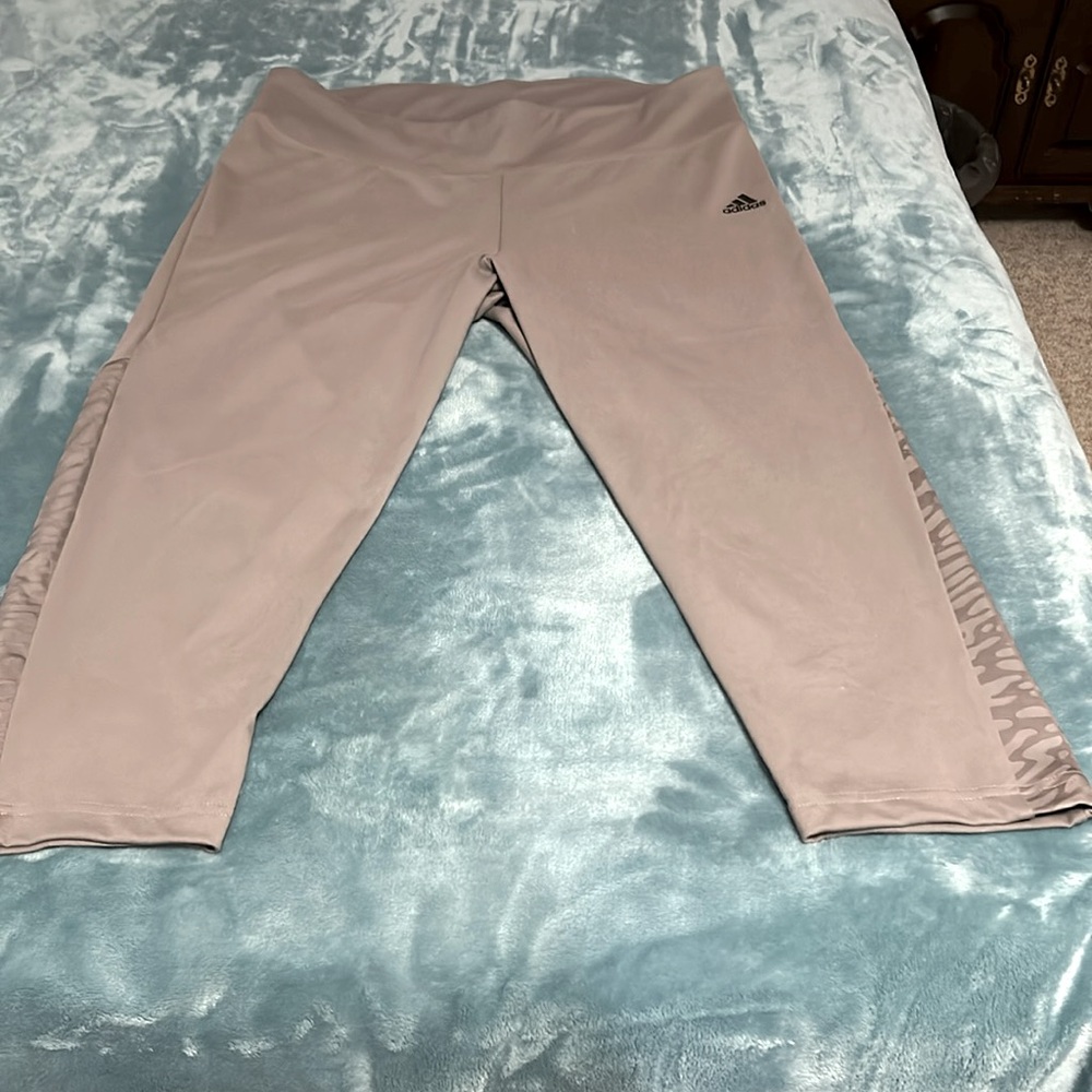 Adidas Women’s Cut Off Workout Stretch Pants.- Size XL